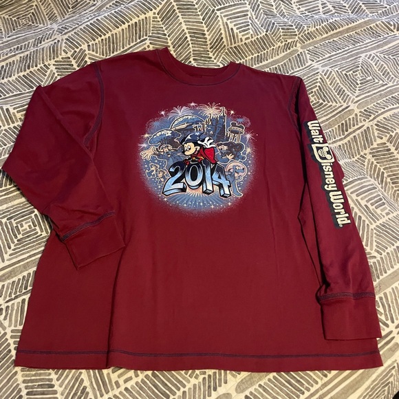 🌍 Disney 2014 Mickey Mouse long sleeve tee - Picture 1 of 6